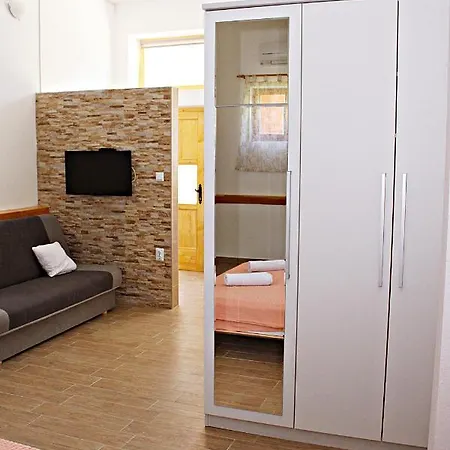 Studio Apartman Zara 자다르