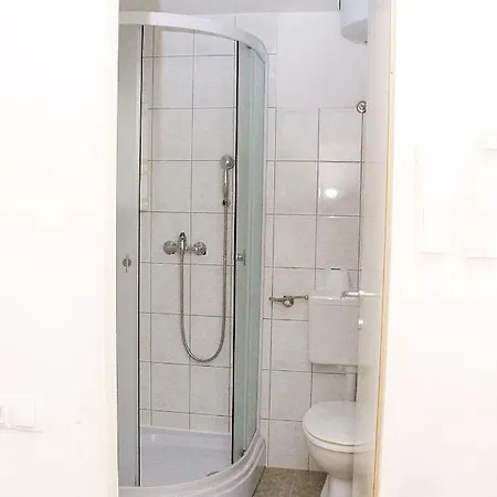 Apartment Studio Apartman Zara